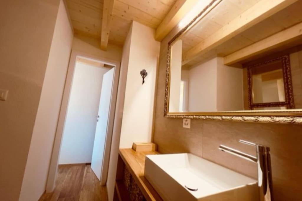 Chic Small New Apartment Up To 4 People, Pets Allowed Lens Exterior foto